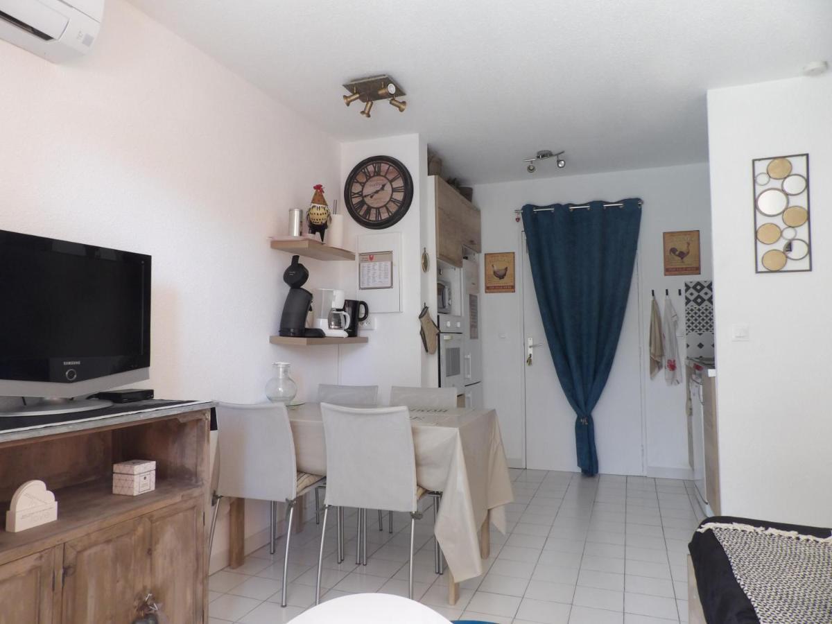 Appartement T2 Dans Residence Avec Piscine Et Tennis Saint-Raphael  Exterior photo